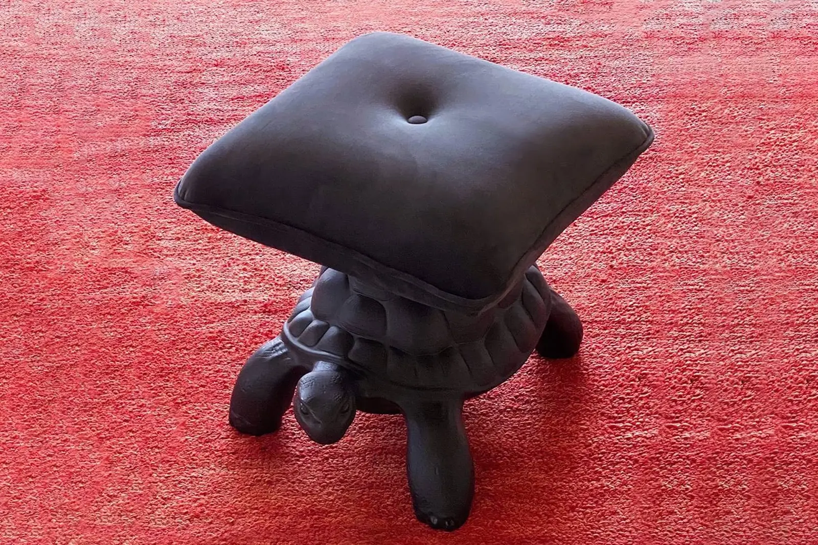 Qeeboo Turtle | Hocker | Black